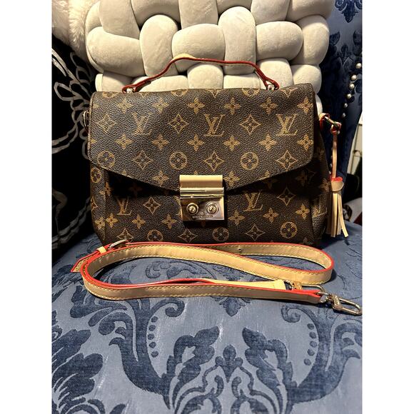 Discontinued Louis Vuitton Logo Croisette Damier Ebene in Near Mint Condition - Picture 9 of 13